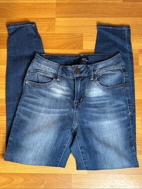 1822 Denim Women's Faded Blue Skinny Jeans